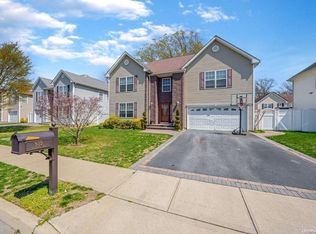 935 Otsego Rd, West Hempstead, NY 11552