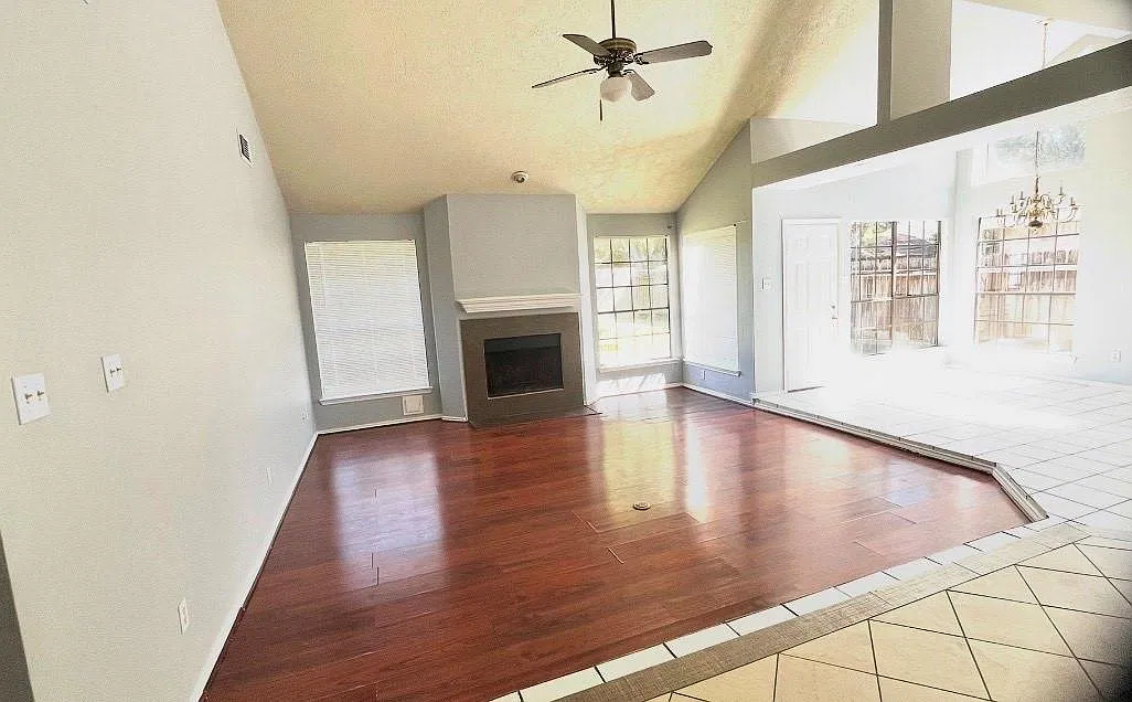 3 bed, 2.0 bath, 1455 sqft, $1,750 — Photo 3
