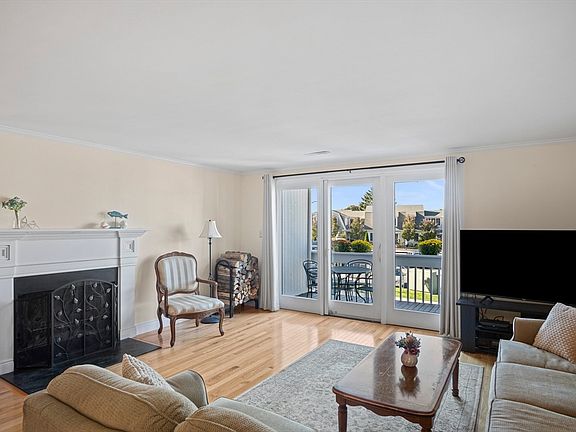 3rd image of 126 Merrimac St Unit 14