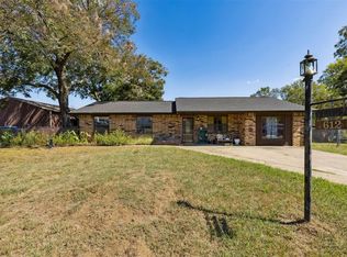 612 NE 1st St, Henryetta, OK 74437