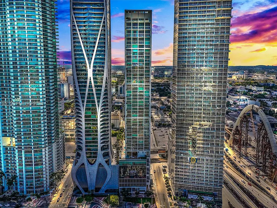 1040 Biscayne Blvd #3802
