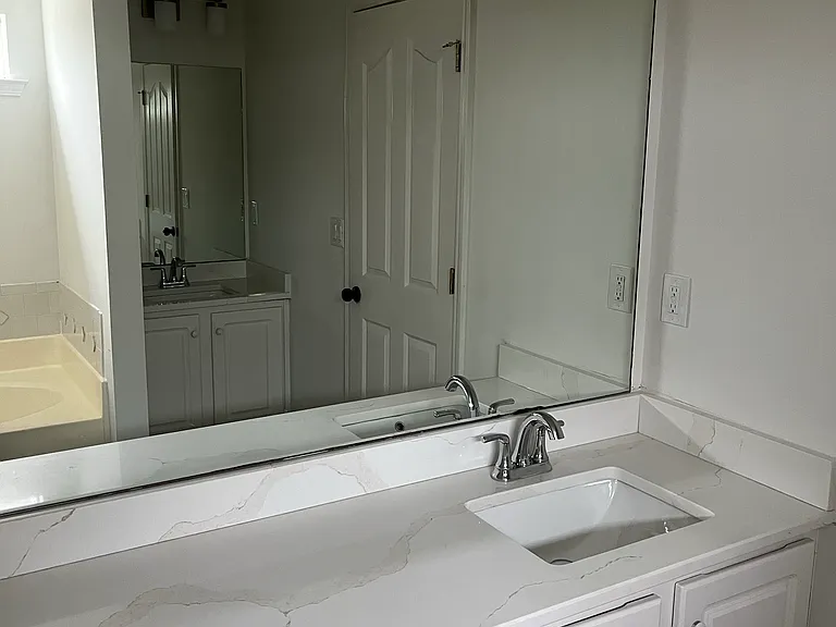 438 Gresham Dr — Photo 12