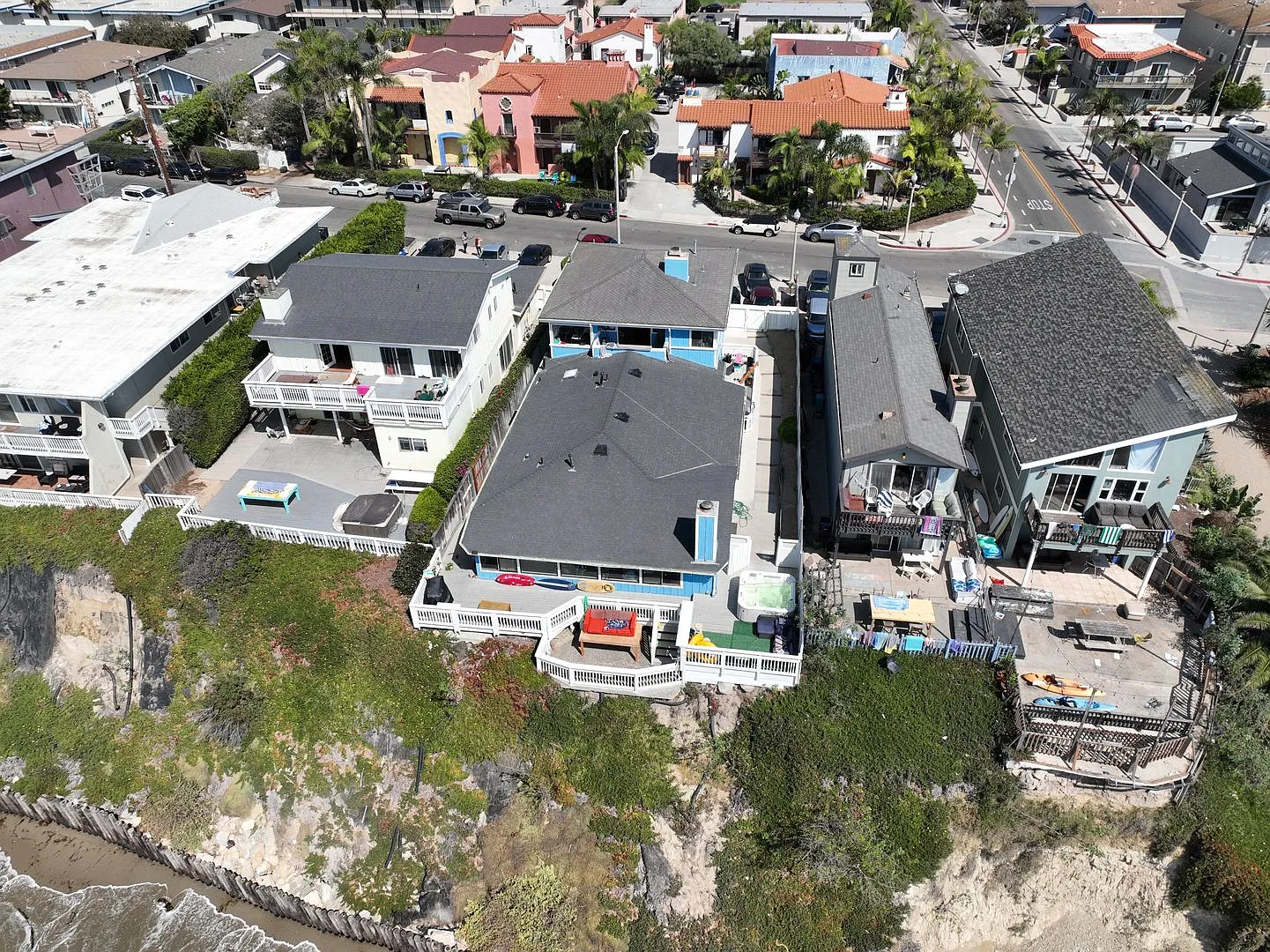 6555 Del Playa — Photo 2