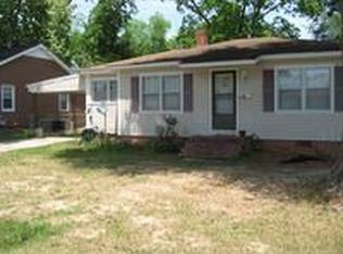 35 Hall St, Williston, SC 29853