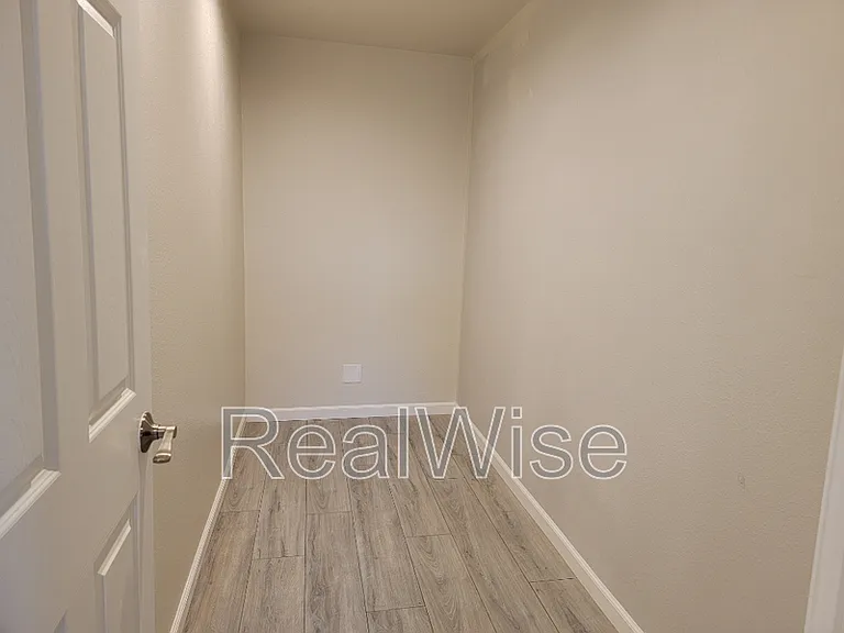 344 W Selmar Ct — Photo 24