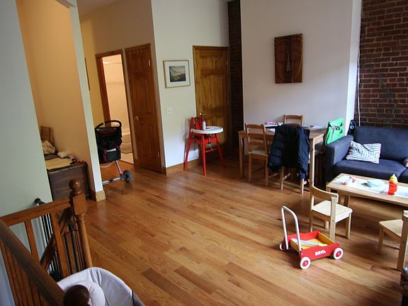 2nd image of 50 W 90th St APT 6a