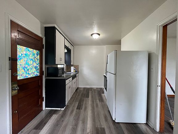 2nd image of 1827 Berkshire Pl #1829