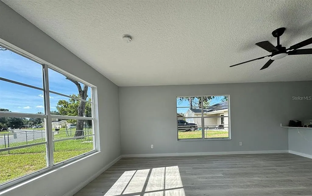 3 bed, 2.0 bath, 1228 sqft, $1,645 — Photo 4