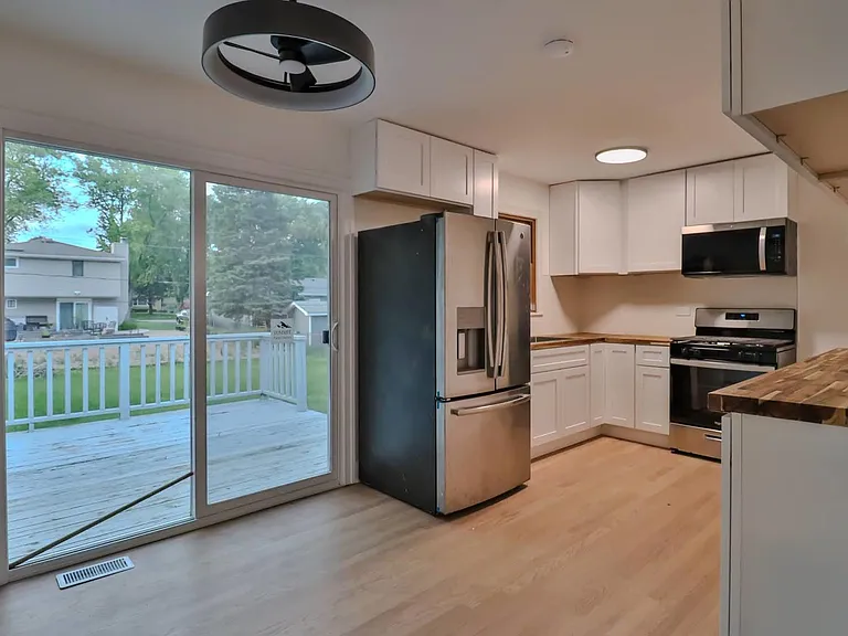 30W162 Claymore Ln — Photo 27