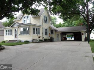 430 W 5th St, Garner, IA 50438