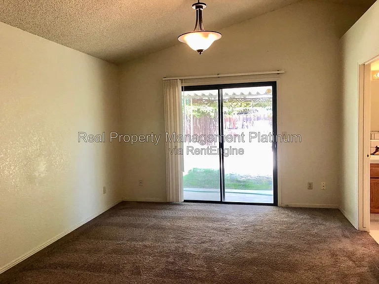6425 N Arthur Ave — Photo 11