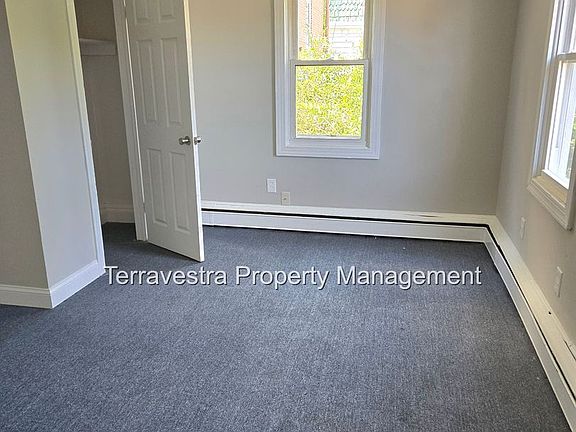 4th image of 223 N 2nd St APT 4