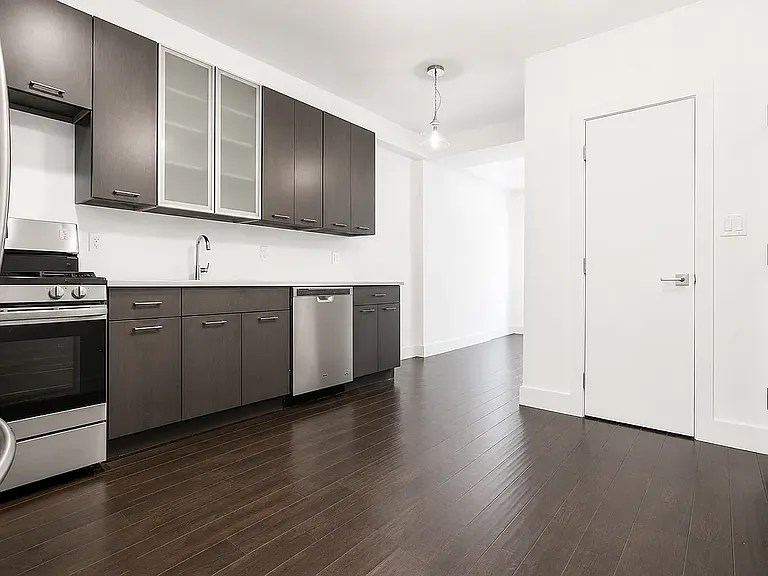 805 Quincy St #5 — Photo 6