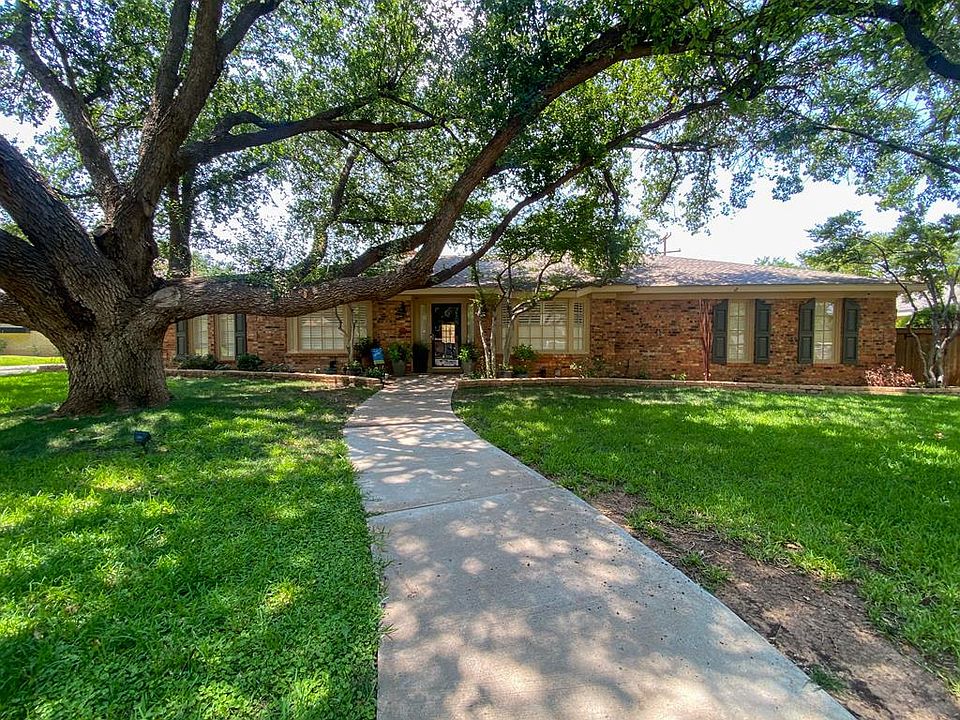 1st image of 30 Knoll Cir