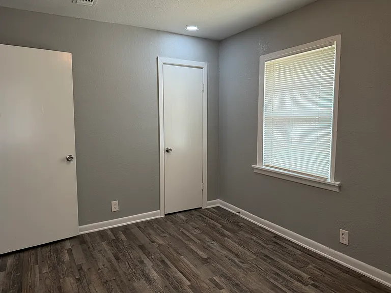 2506 Normont Cir — Photo 7