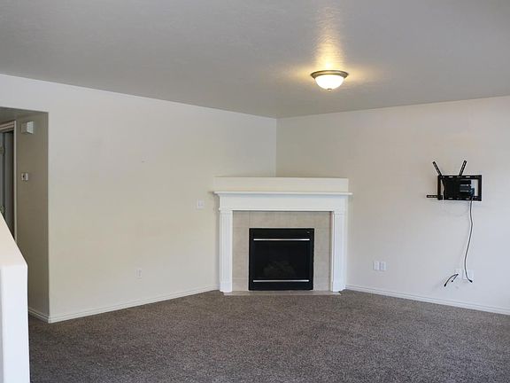 3rd image of 1328 S 1550 E Unit 9