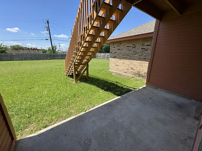 5702 Greengate Dr — Photo 15