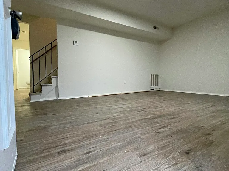 1800 Regal Dr — Photo 2