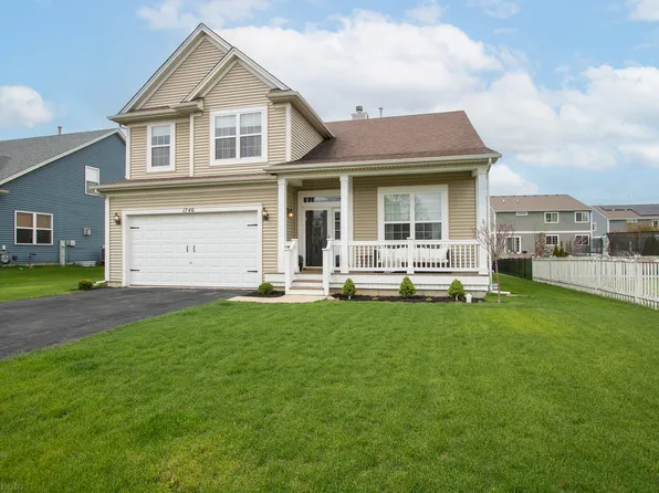 1746 Centennial Dr, Antioch, IL 60002