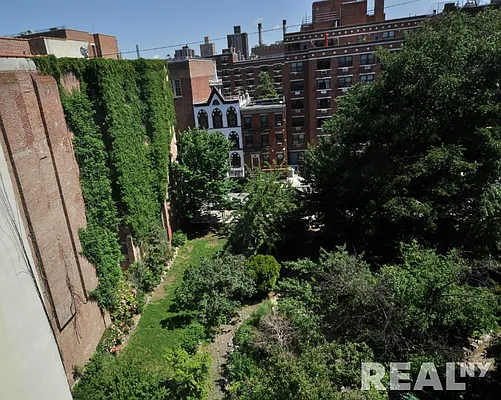 Rented by REAL New York | media 11