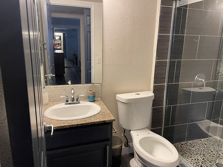 5126 S Jones Blvd #202 — Photo 4