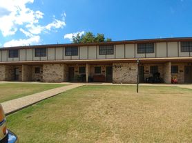 811 South St, Graham, TX