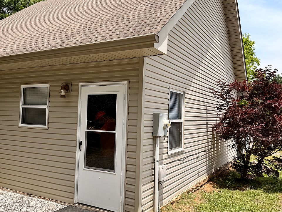 1st image of 3142 Lora Dr