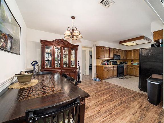 5th image of 10319 Bernardin Cir