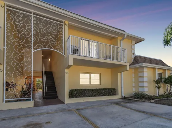 610 Indian Rocks Rd N APT 121, Belleair Bluffs, FL 33770