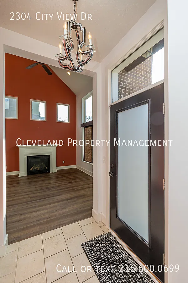 Beautiful Tremont Townhouse — Photo 3