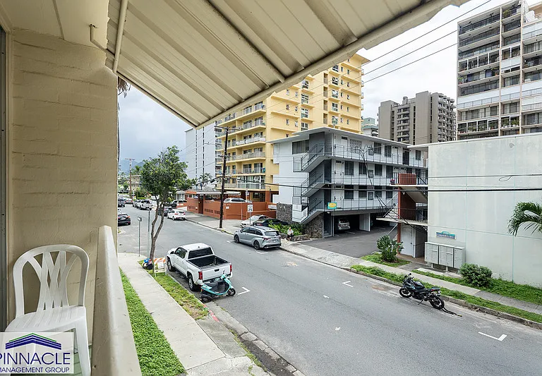 240 Liliuokalani Ave #201 — Photo 4