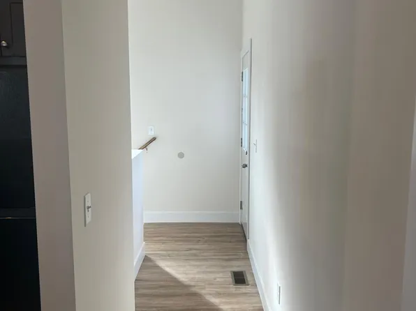 404 Court Yard Ln, Amelia, OH 45102