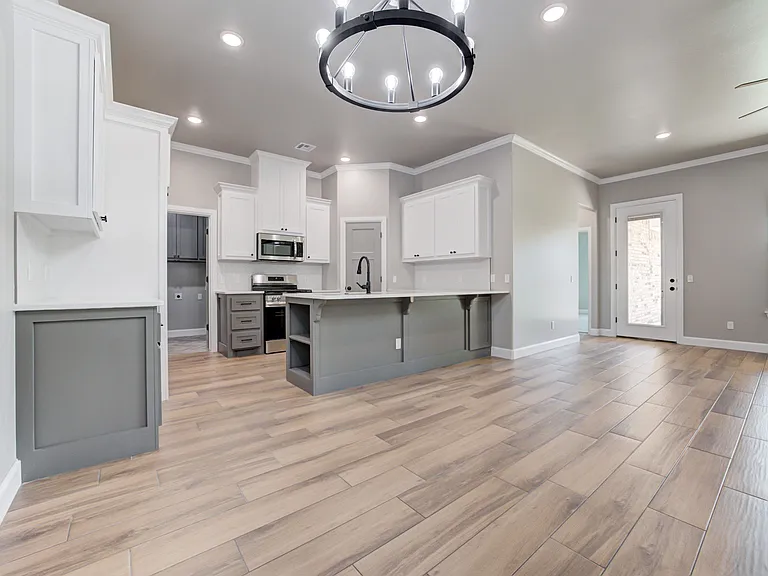 2728 Dunham Dr — Photo 15