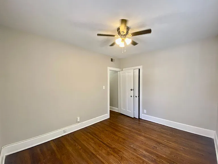 1029 Dana Apts — Photo 22