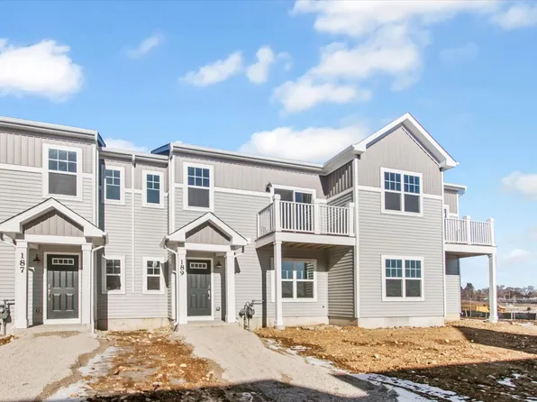 327 Kingsport Dr, South Elgin, IL 60177