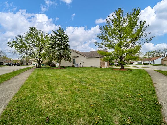 3rd image of 18537 Harvest Meadows Dr W
