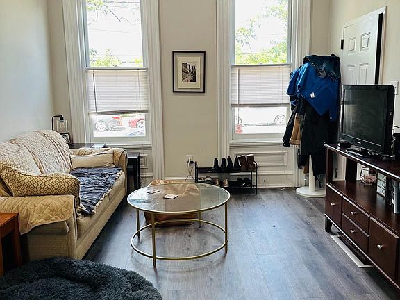 3rd image of 2218 Fairmount Ave #1