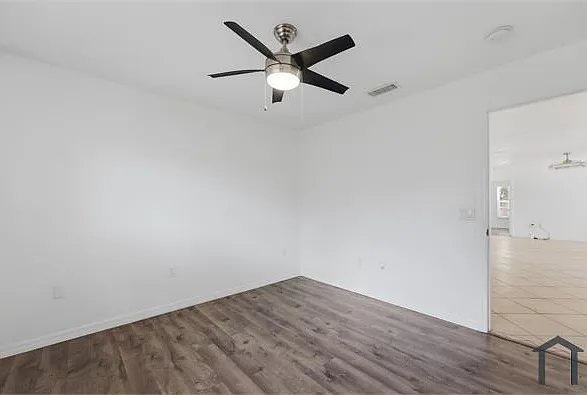 4404 Meadow Creek Cir — Photo 11
