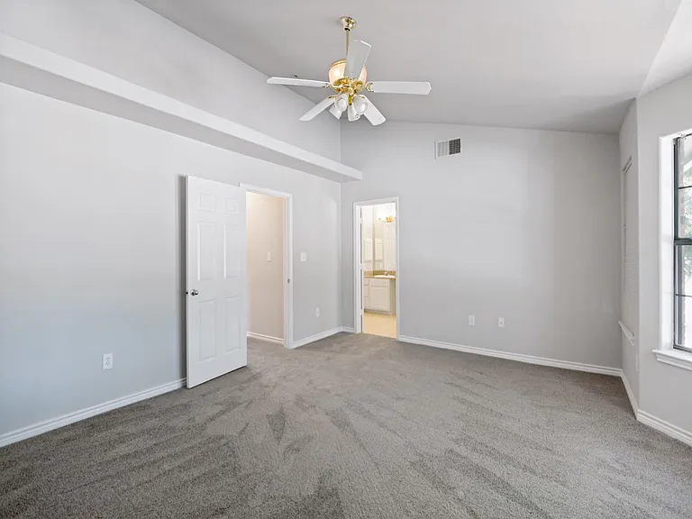 2800 Keller Springs Rd #7B — Photo 14