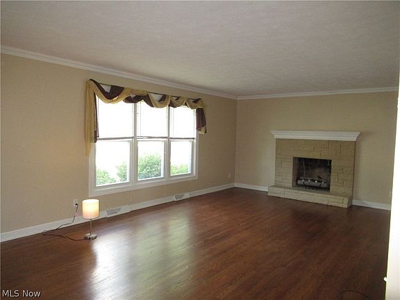 4th image of 154 Hood Dr