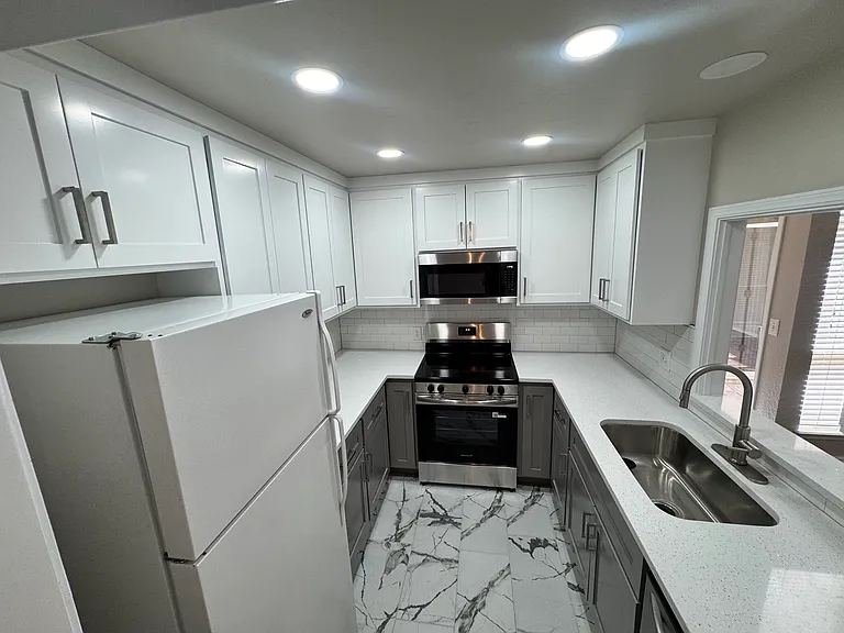 405 Sundance Ln #1 — Photo 3