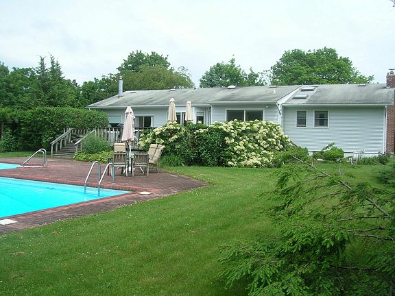 2nd image of 25 Leos Ln