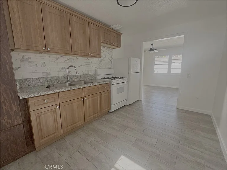 154 N Parker St — Photo 8