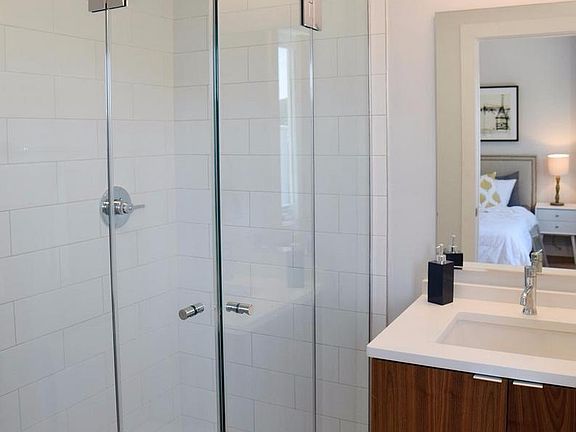 2nd image of 4025 7th St NE APT 4