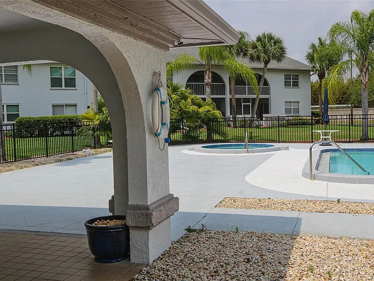 3203 Landmark Dr #2202 — Photo 28