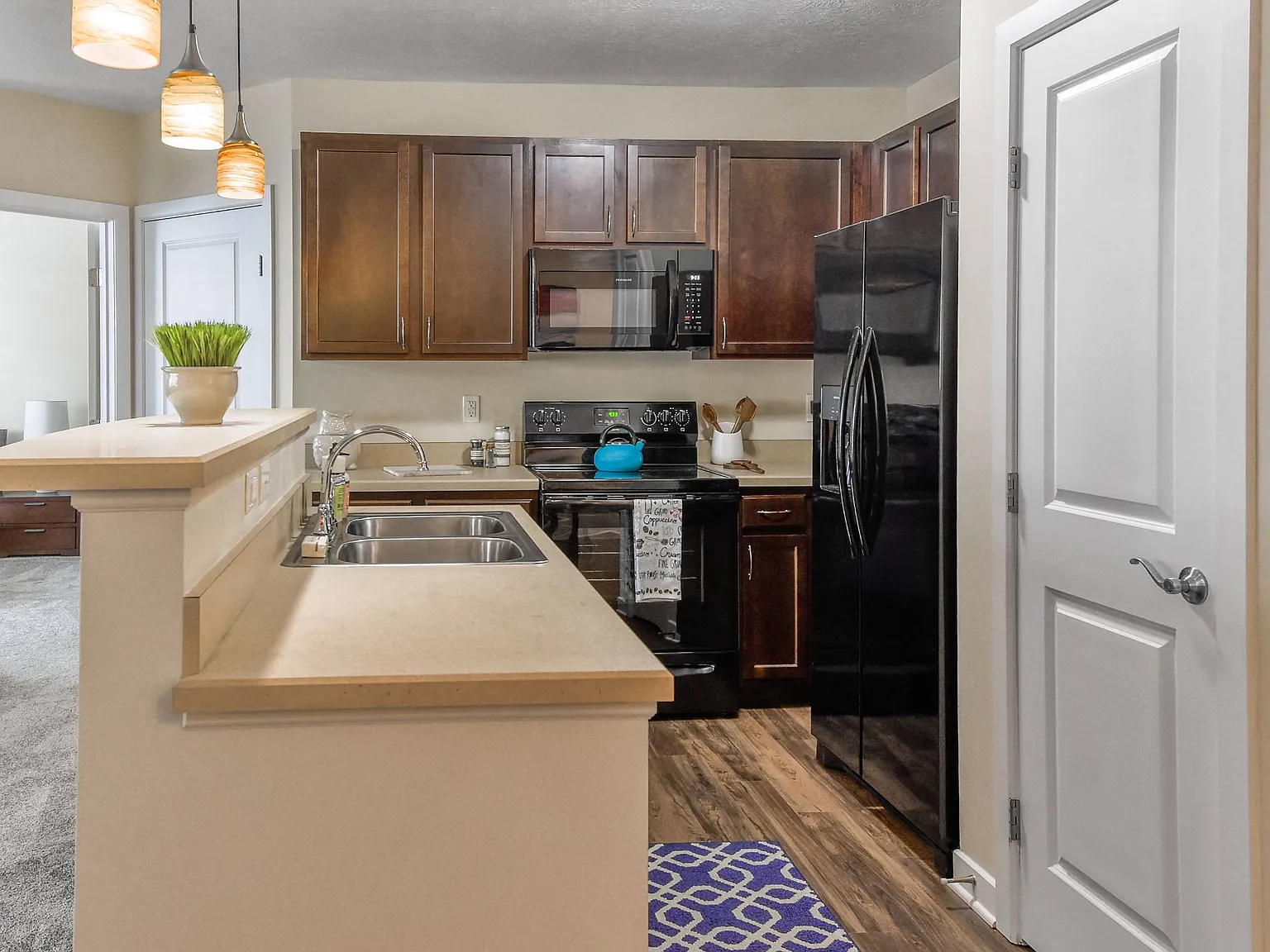 Kenyon Square Apartments — Photo 4