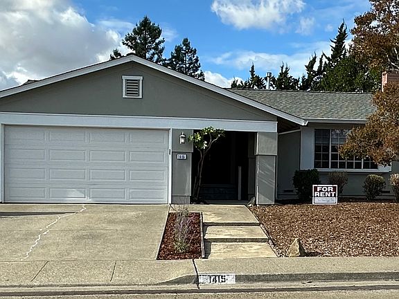 2nd image of 1415 Pheasant Dr