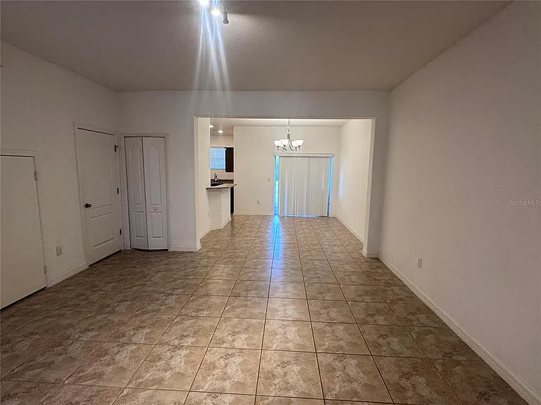 2853 Adelaide Ct — Photo 4