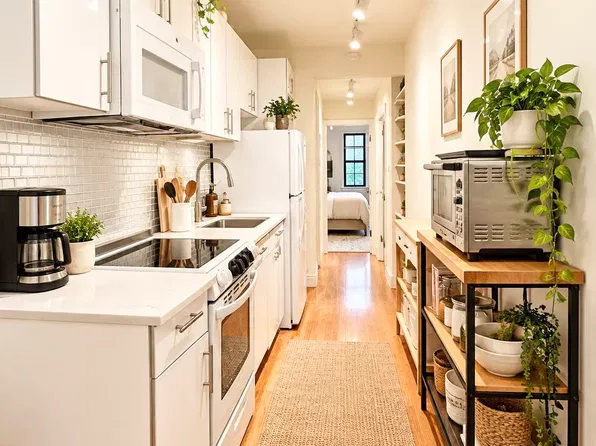 409 East 69th Street #2E, photo 2