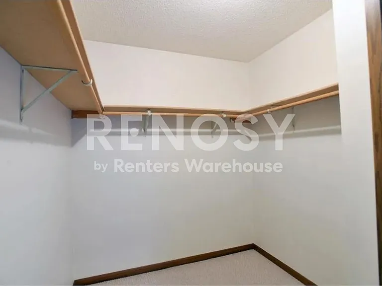 2323 Amberwood Dr — Photo 18